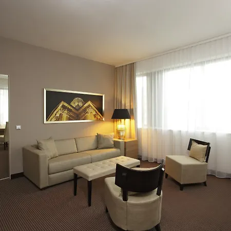 H4 Hotel Berlin Alexanderplatz-3