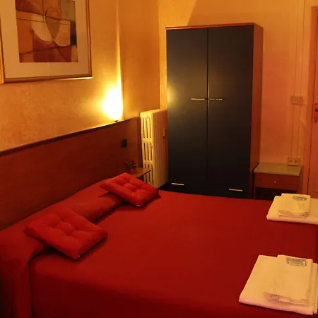 Hotel America-3
