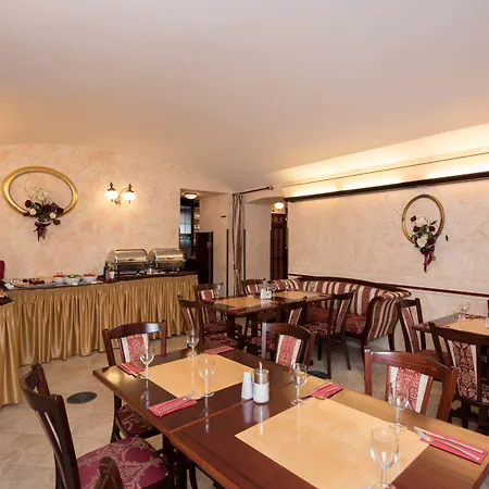 Alqush Downtown Hotel-3