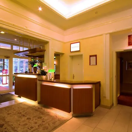 Traveller Hotel-3