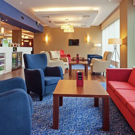 Hampton By Hilton Warsaw Airport-2