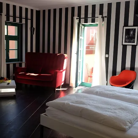 Backstage Hotel-2