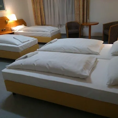 Willy Hotel Frankfurt-3