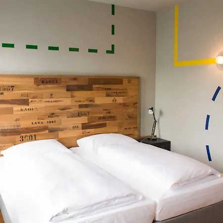 Underdog Hotel-2