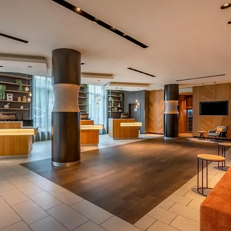 Courtyard By Marriott Cologne-3