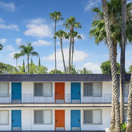 The Sojourn Los Angeles - Sherman Oaks-3