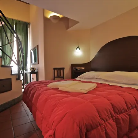 Hotel Panda-2