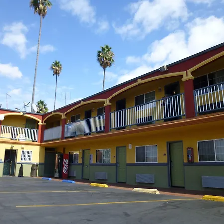 Economy Inn Hollywood-3