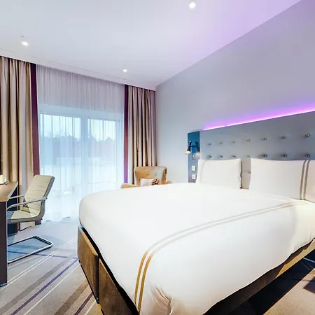 Premier Inn Regensburg City Centre-3