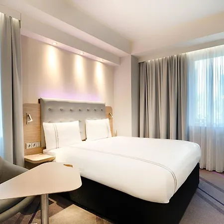 Premier Inn Frankfurt Westend-2
