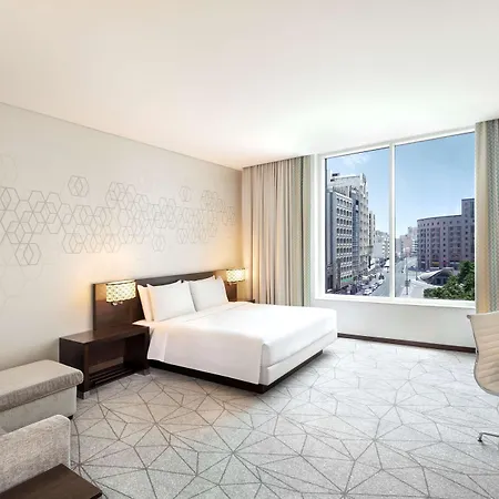 Hyatt Place Dubai Baniyas Square-3