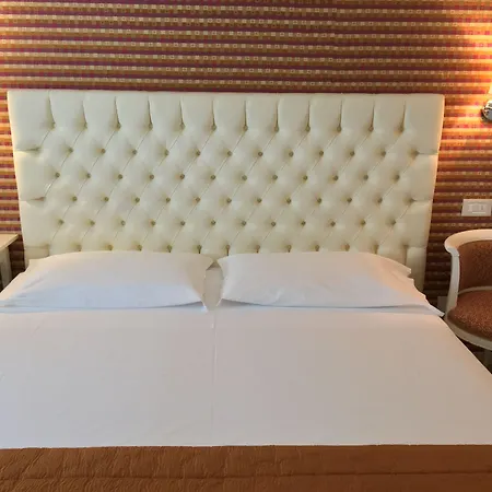 Nuova Opera Rooms & Apartments-3