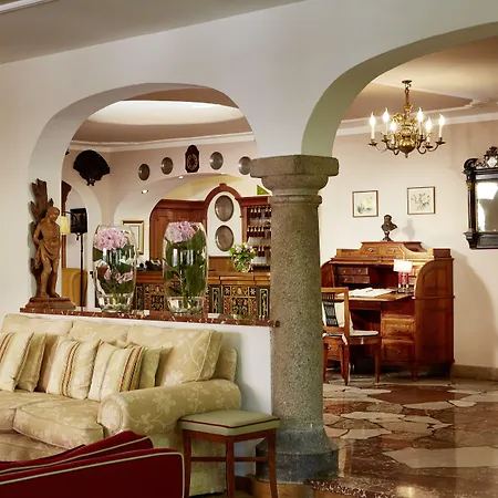 Landsitz Römerhof - Hotel Apartments-3