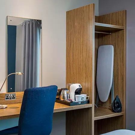 Travelodge London Central Bank-2