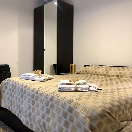 Relais Piazza Del Plebiscito B&B-2