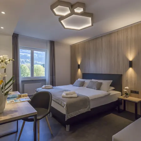 Tourist Hotel-3