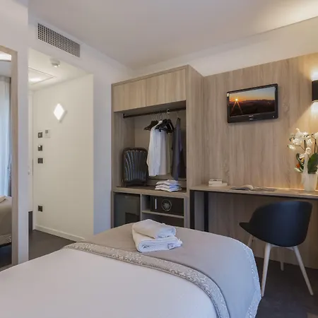 Tourist Hotel-2