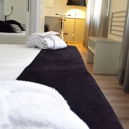Atenea Rekord Suites Barcelona-2