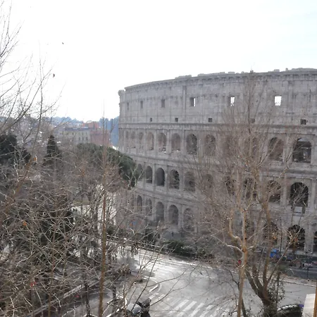 Colosseum Corner-2