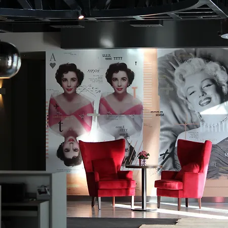 Star inn Lisbon Airport-3