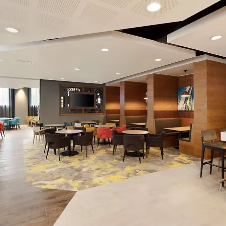 Hampton By Hilton London Excel-3