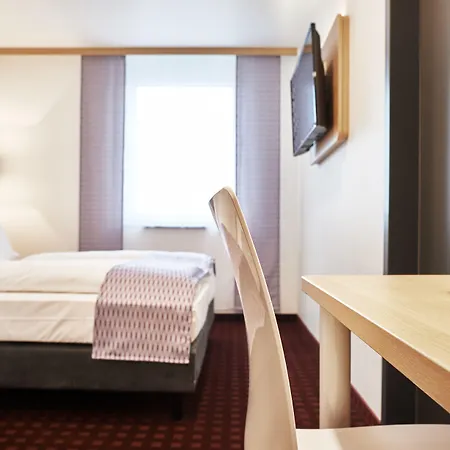 McDreams Hotel Düsseldorf-City-3