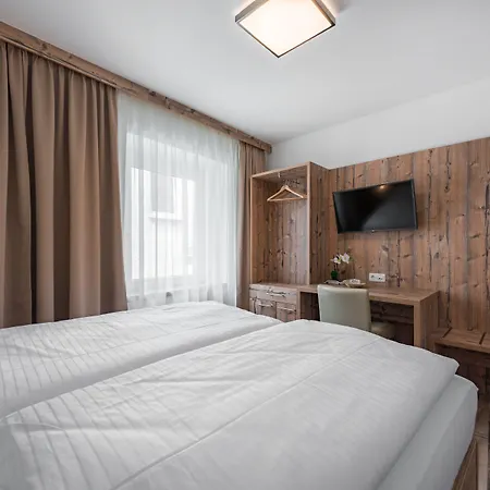 Hotel "City Rooms Wels"-3