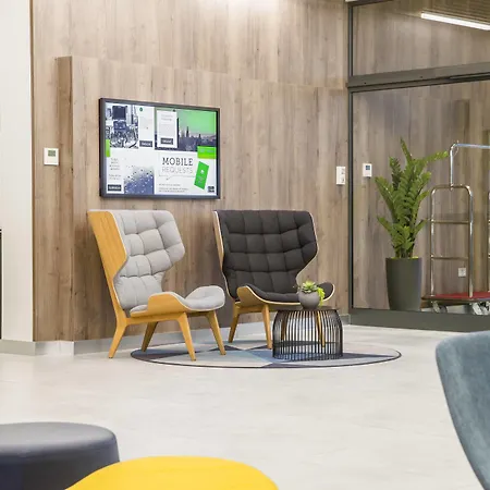 Courtyard By Marriott Edinburgh West-2