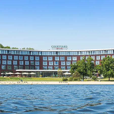 Courtyard By Marriott Wolfsburg-2