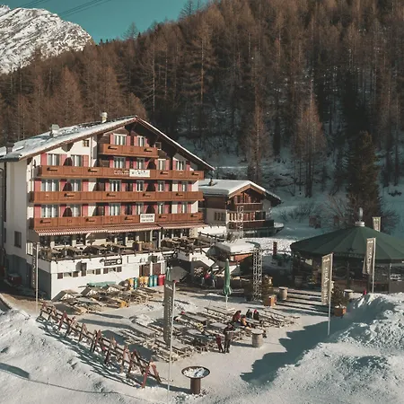 Hotel The Larix Ski-In Ski-Out-3