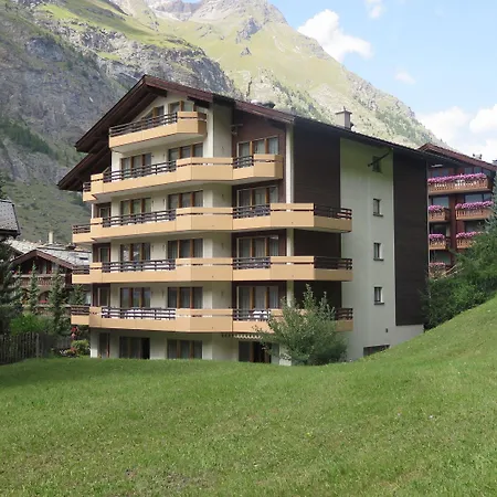 Basecamp Hotel-2