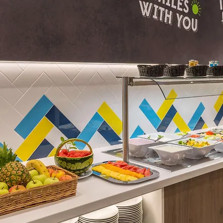 Hampton By Hilton Munich City West-2
