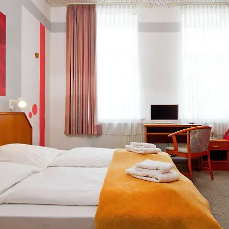 Hotel Neun 3/4-2