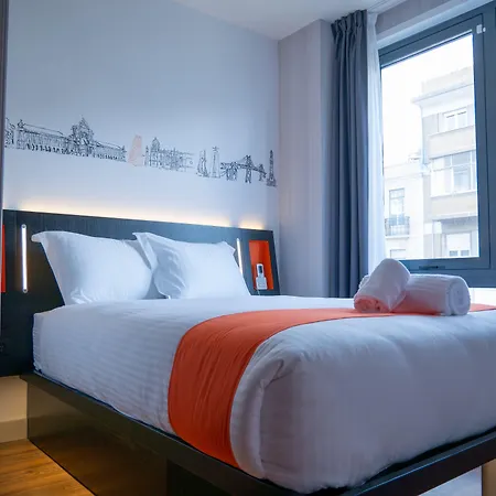 Easyhotel Lisbon-3