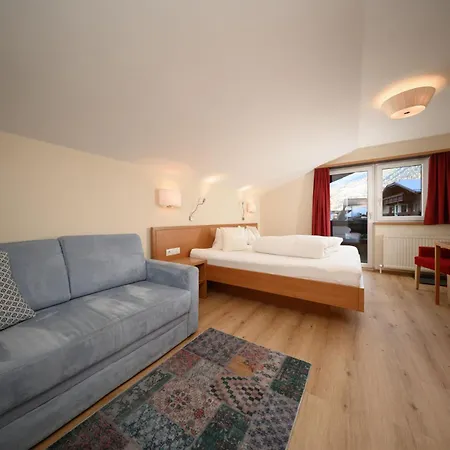 Hotel Garni Maria Theresia - Official Ötztal Summer Card Partner-3
