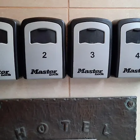 Hotel Merlin Garni-2