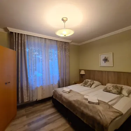 Hotel Cara Vita Cologne-3