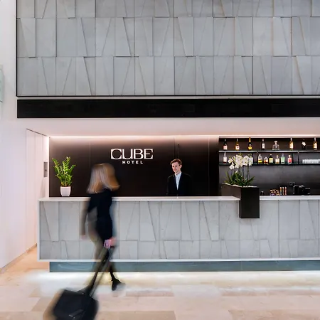 Hotel CUBE Prague-2