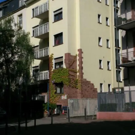 Hotelgarni Frankfurt-3