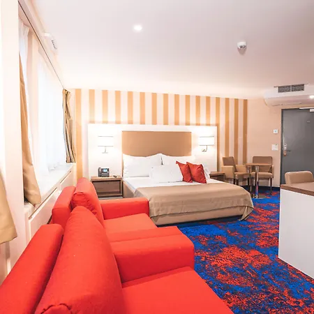 My Home Hotel - Free Parking , Ac-3