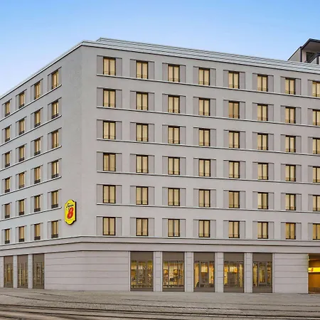 Super 8 By Wyndham Chemnitz-3