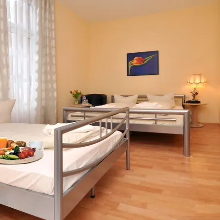 Hotel Apadana Frankfurt-3