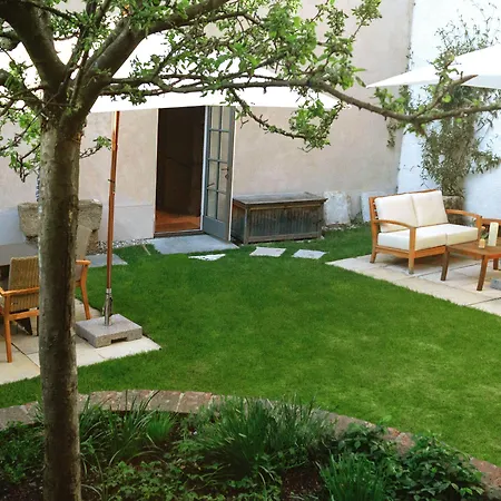 Townhouse Weisses Kreuz-3