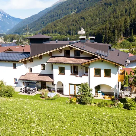 Hotel Garni Feuerstein-3