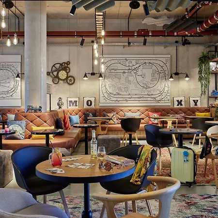 Moxy Cologne Muelheim-2