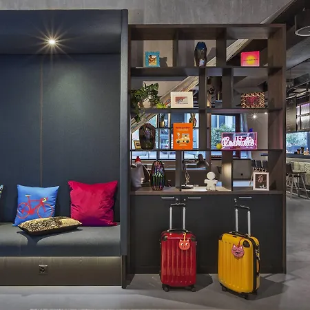 Moxy Lausanne City-2