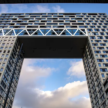 Eric Voekel Boutique Apartments - Riverfront Suites-3