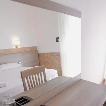 Hotel Alex Square-3