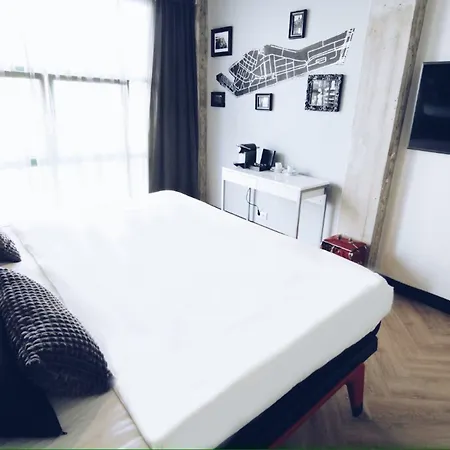 Bed, Bites&Business Hotel Rotterdam-3