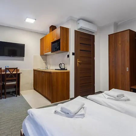 Noclegi Hit Rooms & Apartments-2